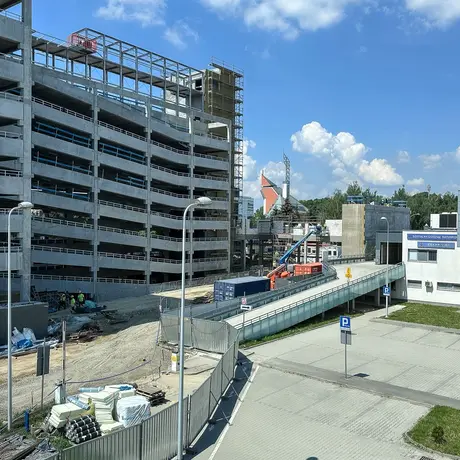 Rzeszów - Budowa piętrowego parkingu i lądowiska przy KSW nr 2 w Rzeszowie [maj 2026] - fot 18