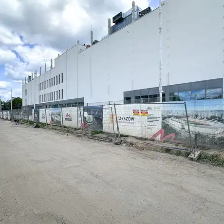Rzeszów - Budowa Podkarpackiego Centrum Lekkiej Atletyki przy ul. Wyspiańskiego [maj 2026] - fot 23