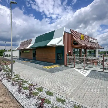 Rzeszów - McDonald's przy ul. Przemysłowej w Rzeszowie tuż przed otwarciem [17.06.2026] - fot 13