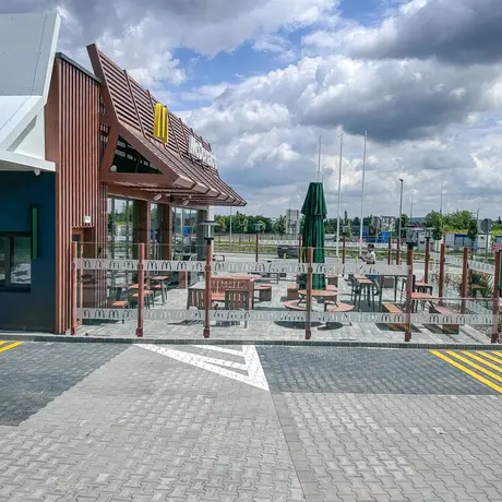 Rzeszów - McDonald's przy ul. Przemysłowej w Rzeszowie tuż przed otwarciem [17.06.2026] - fot 14