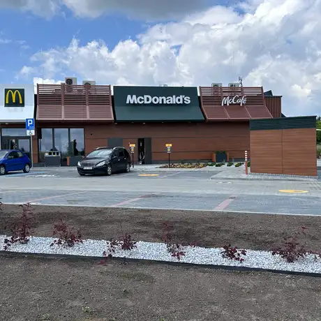 Rzeszów - McDonald's przy ul. Przemysłowej w Rzeszowie tuż przed otwarciem [17.06.2026] - fot 6