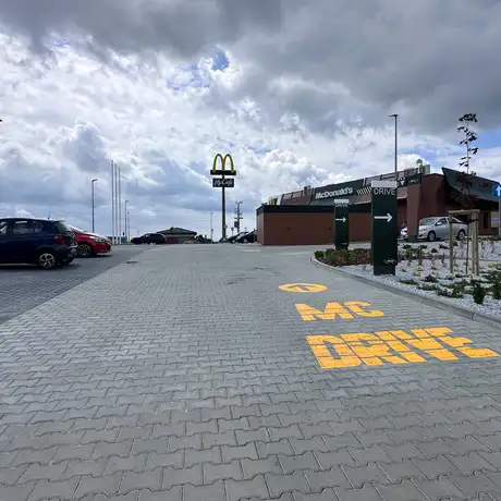 Rzeszów - McDonald's przy ul. Przemysłowej w Rzeszowie tuż przed otwarciem [17.06.2026] - fot 4