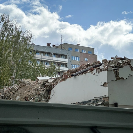 Rzeszów - Rozbiórka budynków biurowych i usługowych przy skrzyżowaniu ul. Dąbrowskiego z ul. Zofii Chrzanowskiej - fot 11