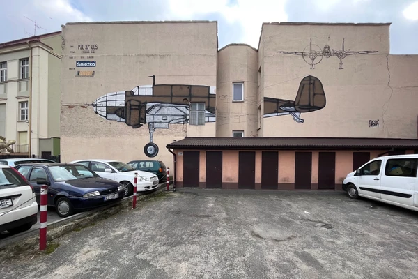 PZL 37 ŁOŚ  - lotniczy mural w Rzeszowie