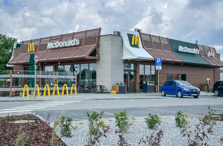 McDonald's przy ul. Przemysłowej 30 w Rzeszowie - fot. ViC / RESinet.pl