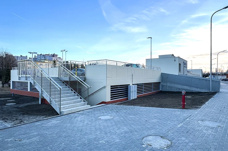 Nowy parking dwupoziomowy przy szpitalu MSWiA w Rzeszowie