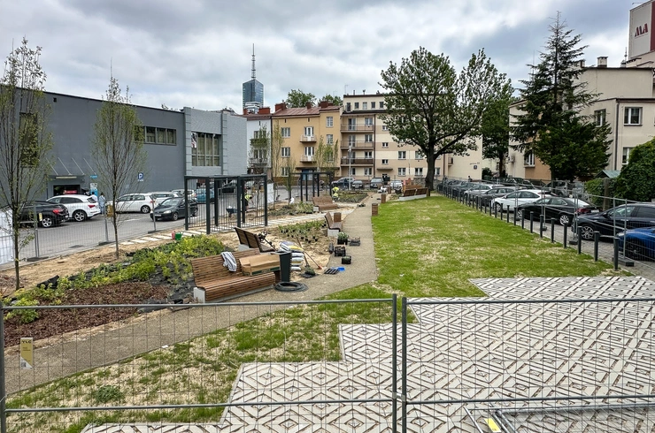 Budowa ogrodu kieszonkowego w centrum Rzeszowa, przy ul. Jagiellońskiej [czerwiec 2025]