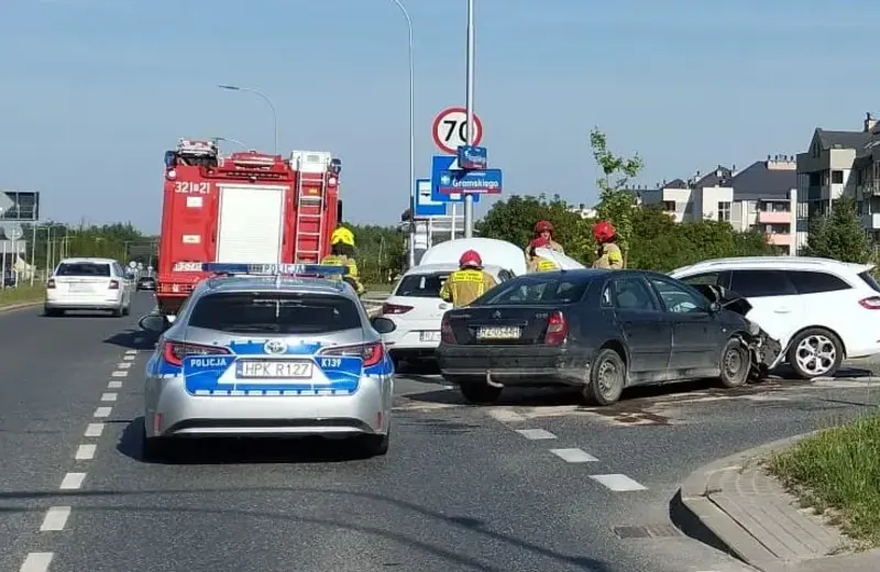 Wypadek na ul. Gromskiego w Rzeszowie. Dwie osoby w szpitalu