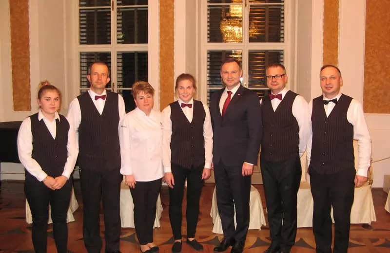 Co jedli prezydenci Grupy Wyszehradzkiej na zamku w Łańcucie? Menu przygotowała rzeszowska restauracja