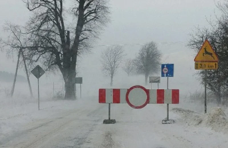 Droga na odcinku Nowy Żmigród &#8211; Gorlice zablokowana. Powodem trudne warunki atmosferyczne