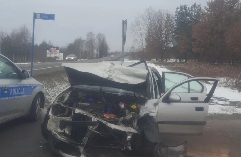 Wypadek w Nisku. Dwie osoby przewieziono do szpitala
