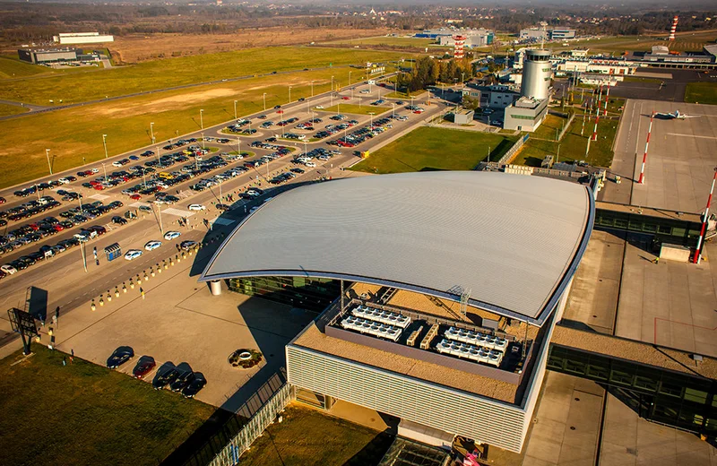 Płatny parking na lotnisku już w sierpniu. Znamy cennik