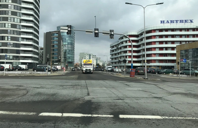 Otwarcie łącznika ulic Kopisto i Wierzbowej w przyszłym tygodniu? Trwa malowanie linii