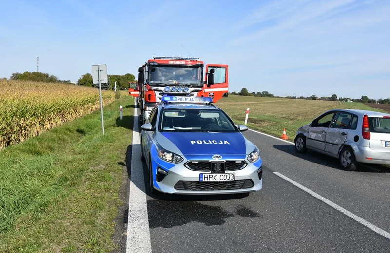Zderzenie trzech pojazdów w Markowej. Jedna osoba ranna