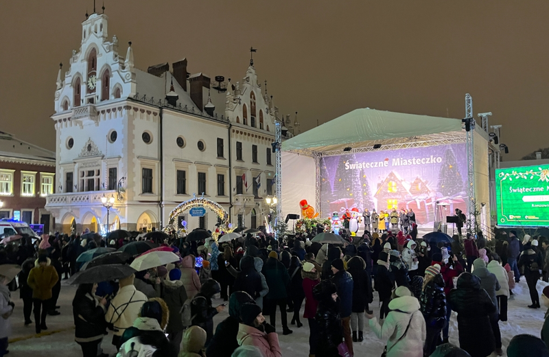 Wigilia miejska i weekend w Świątecznym Miasteczku [PROGRAM]