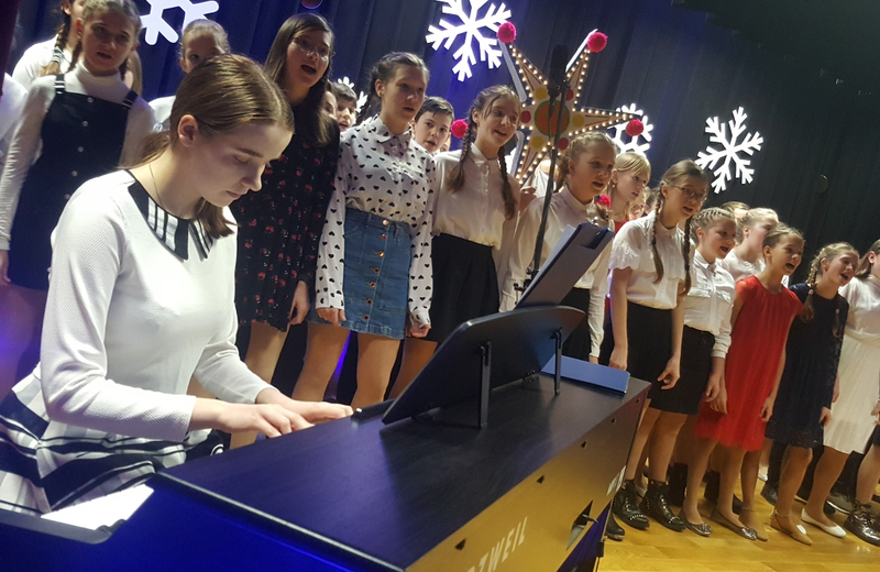 RDK kolęduje dla 4-letniej Julii z Rzeszowa. Zbiórka na kosztowną operację i rehabilitację