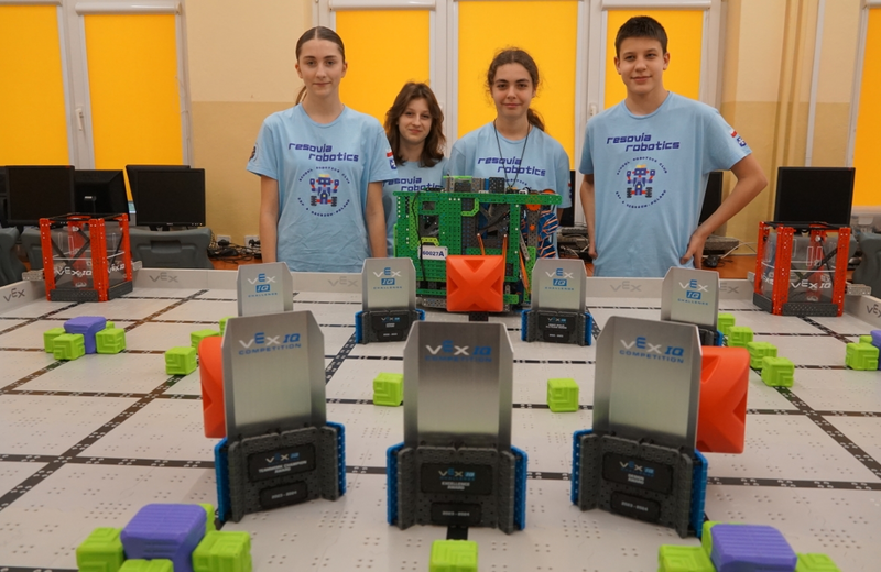Sukces uczniów z Rzeszowa. Pojadą na mistrzostwa robotów do Dallas