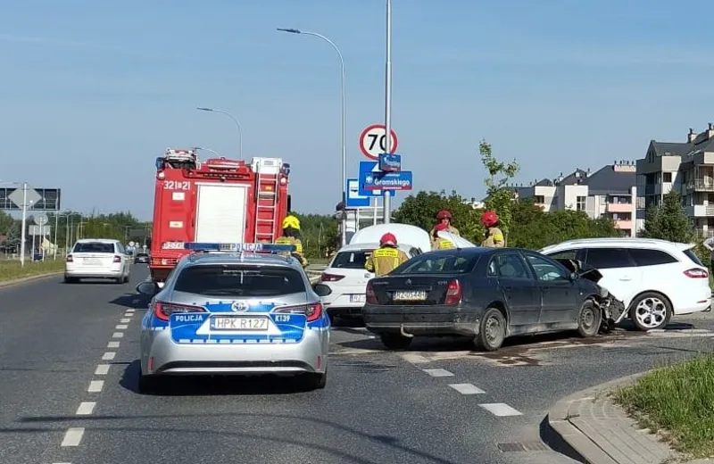 Wypadek na ul. Gromskiego w Rzeszowie. Dwie osoby w szpitalu