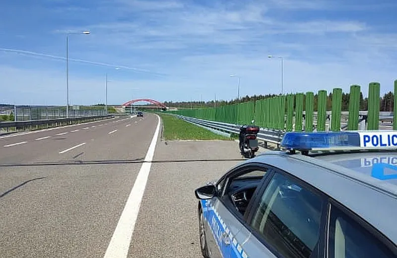 Jechał autostradą A4 pod prąd, nie miał uprawnień
