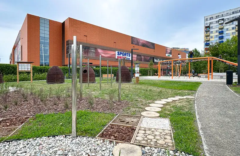 Mieszkańcy Nowego Miasta mają nową przestrzeń rekreacyjną. Otwarto ogród kieszonkowy przy Millenium Hall [ZDJĘCIA]
