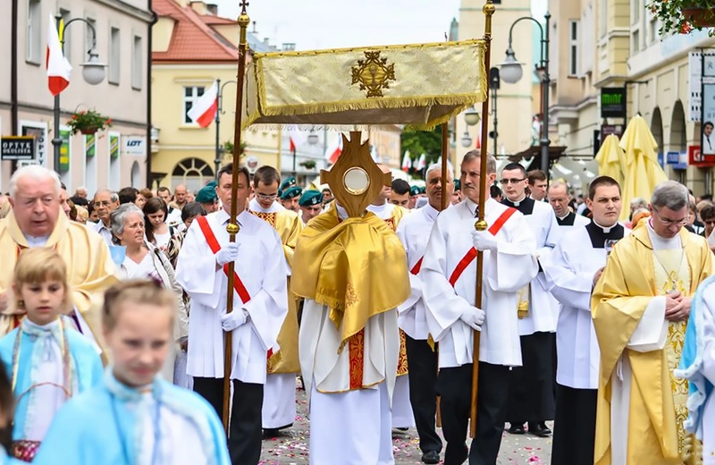 Procesje Bożego Ciała w Rzeszowie i w powiecie. Możliwe utrudnienia w ruchu
