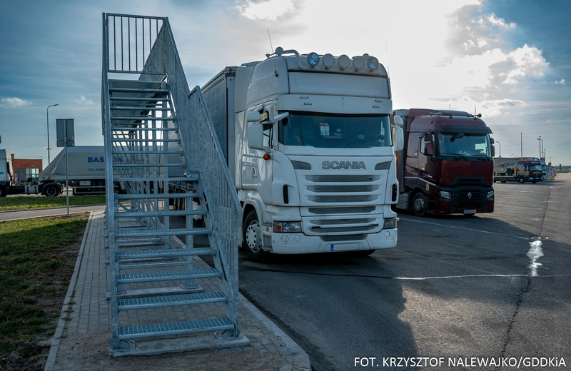 Jest umowa na budowę ramp do odśnieżania  tirów przy A4 i S19