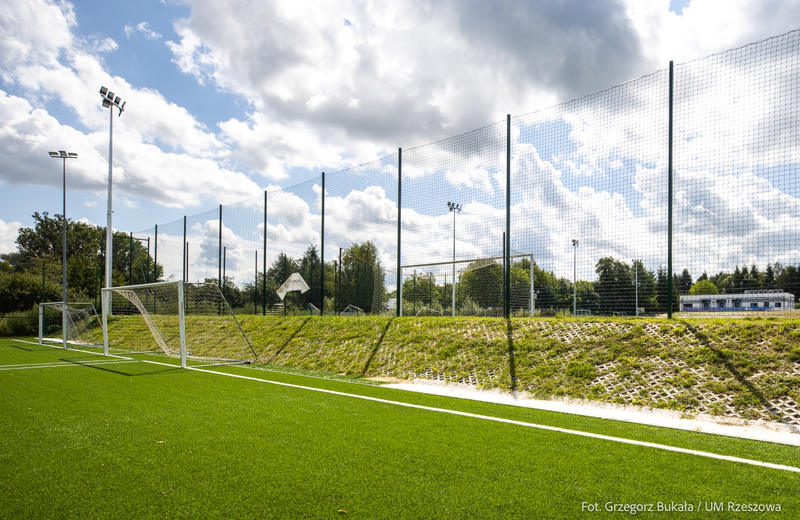 Rozbudowa stadionu Grunwald Budziwój na ukończeniu [ZDJĘCIA]