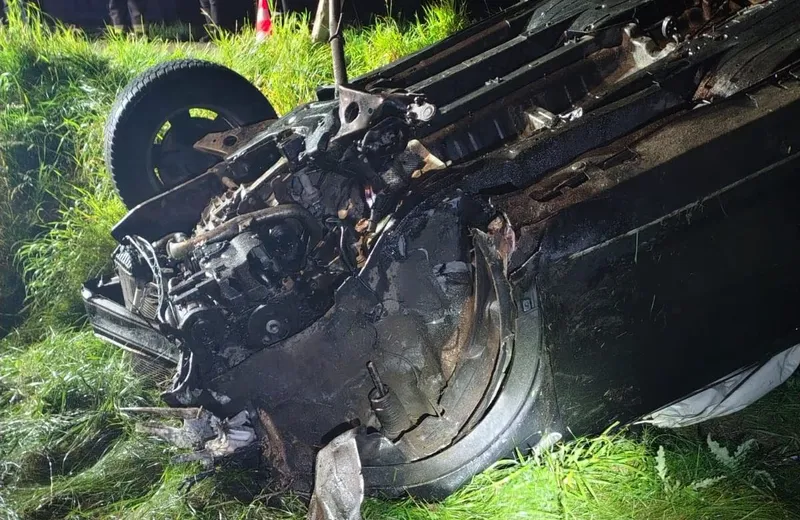 Dachowanie samochodu w Kamieniu. 5 osób trafiło do szpitala
