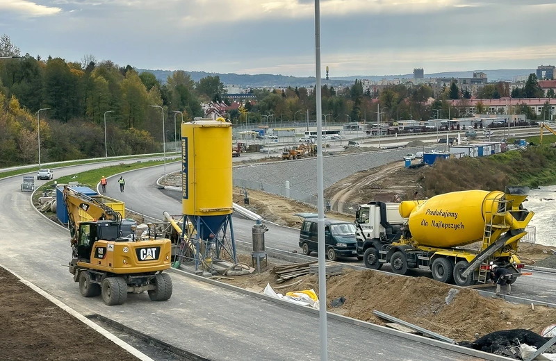 Zaawansowane roboty na budowie Wisłokostrady. W listopadzie układanie warstwy ścieralnej [ZDJĘCIA]
