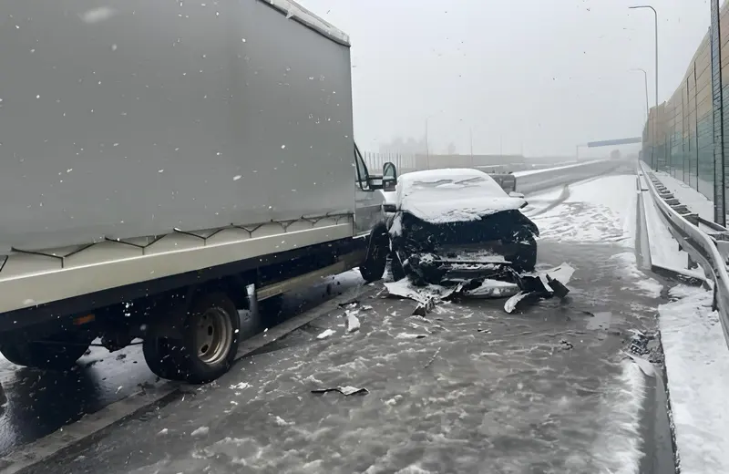 Trudne warunki na drogach Rzeszowa i powiatu. Od rana kilkadziesiąt kolizji