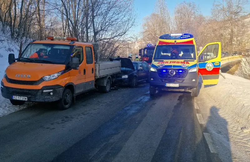 Wypadek w Wołkowyi. Ranny 4-latek przetransportowany śmigłowcem do szpitala