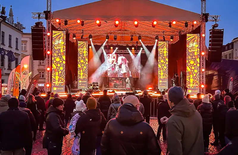 WOŚP zebrała ponad 330 tys. zł w Rzeszowie. W rekordowej puszce było blisko 10 tys. zł