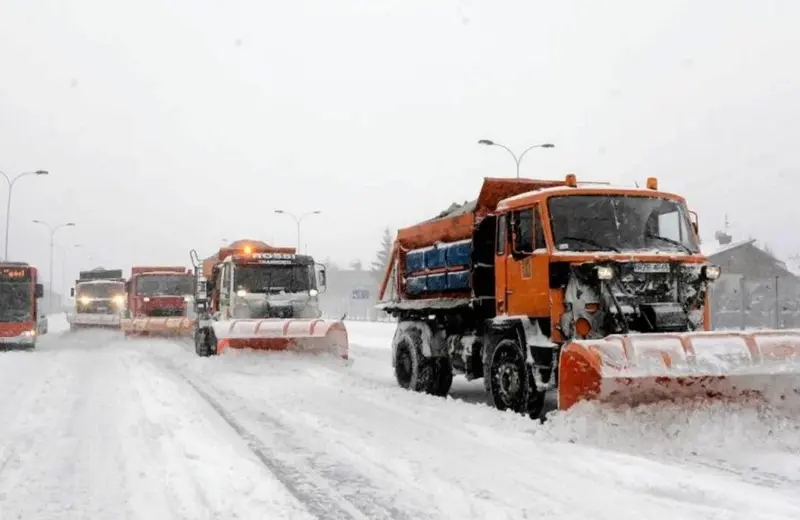 Rzeszów walczy ze śniegiem. Najnowszy raport z akcji „Zima”