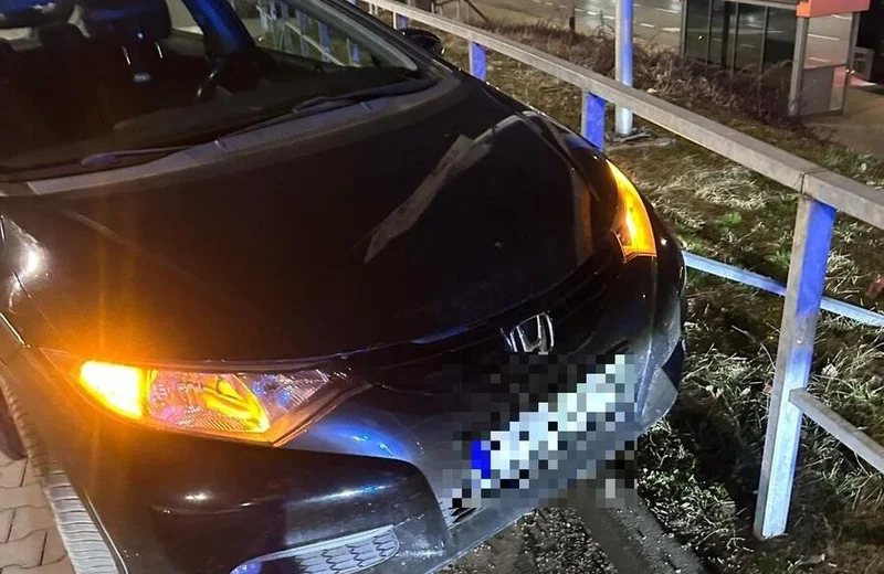 Kompletnie pijana kobieta wjechała w bariery na parkingu B1 w Rzeszowie