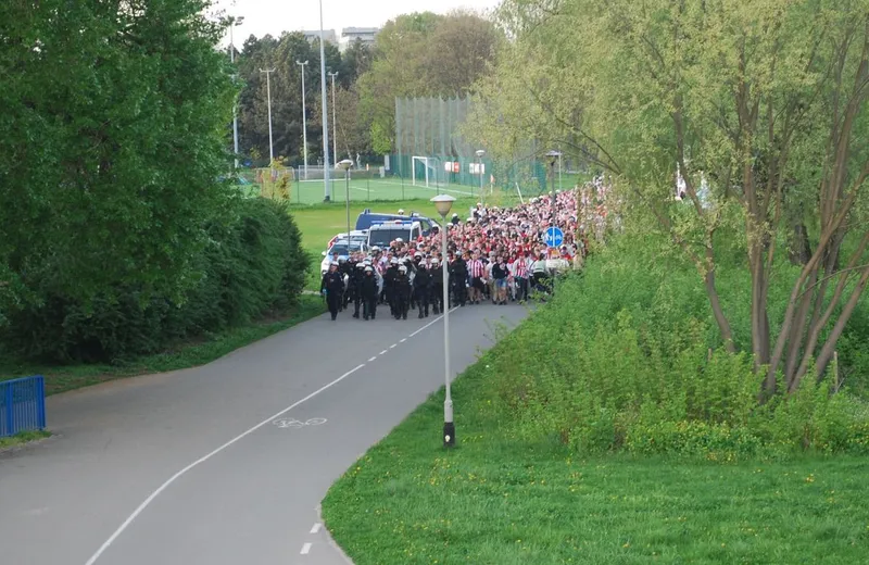Kibice przejdą ulicami Rzeszowa. Utrudnienia przed meczem Resovii ze Stalą Stalowa Wola