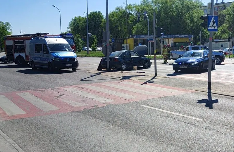 Poranny wypadek na skrzyżowaniu ulic Obrońców Poczty Gdańskiej z Ofiar Katynia
