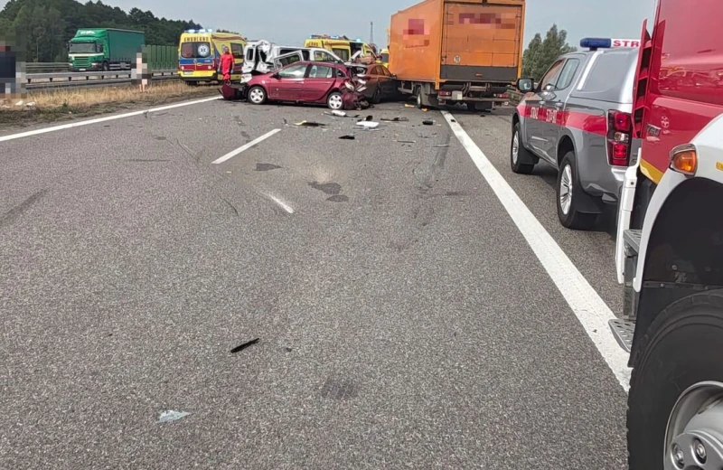 Kolejne zdarzenie drogowe na A4. Trasa w kierunku Krakowa całkowicie zablokowana