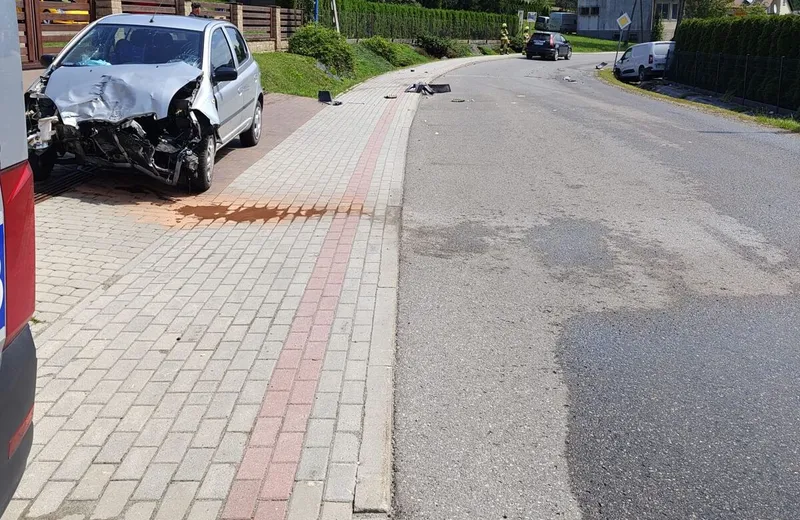 Poranny wypadek w powiecie rzeszowskim. 1 osoba w szpitalu