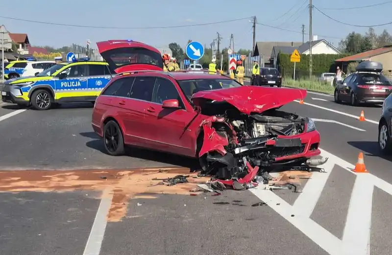 Pijany na hulajnodze, ranne dzieci, potrącona rowerzystka. Bilans weekendu: 5 wypadków i 8 rannych