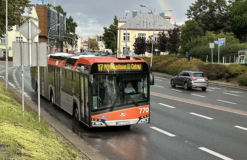 Od września zmiany w komunikacji miejskiej w Rzeszowie. Nowe trasy, przystanki i kursy
