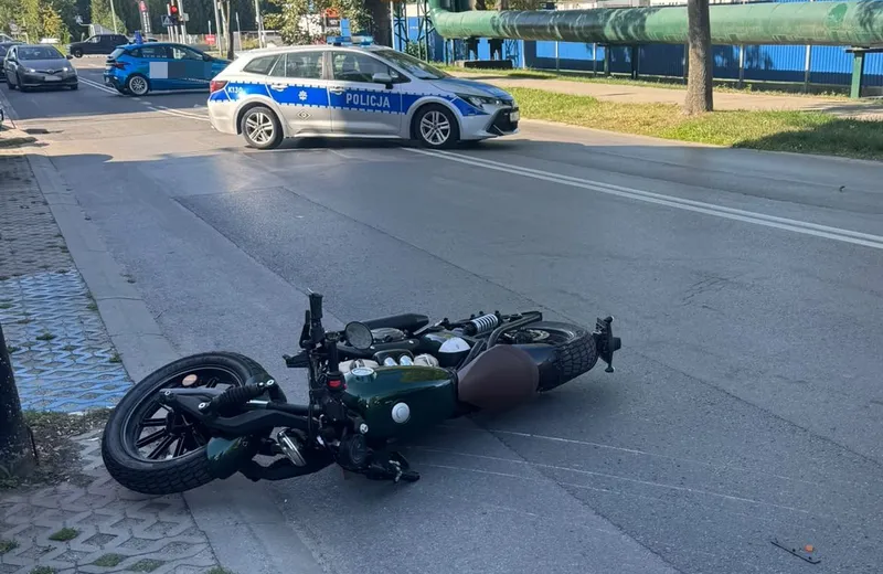 Poranek na drogach Rzeszowa. Ranni rowerzysta i motocyklistka