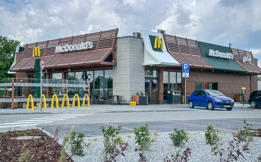Otwarcie nowego McDonalds w Rzeszowie. Drobne upominki dla pierwszych gości