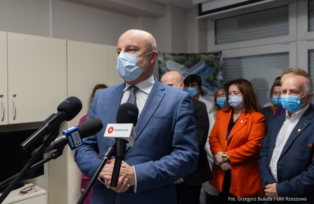 Prezentacja robota chirurgicznego Edge Medical MP 1000 w Szpitalu Miejskim - fot. Grzegorz Bukała / UM Rzeszowa