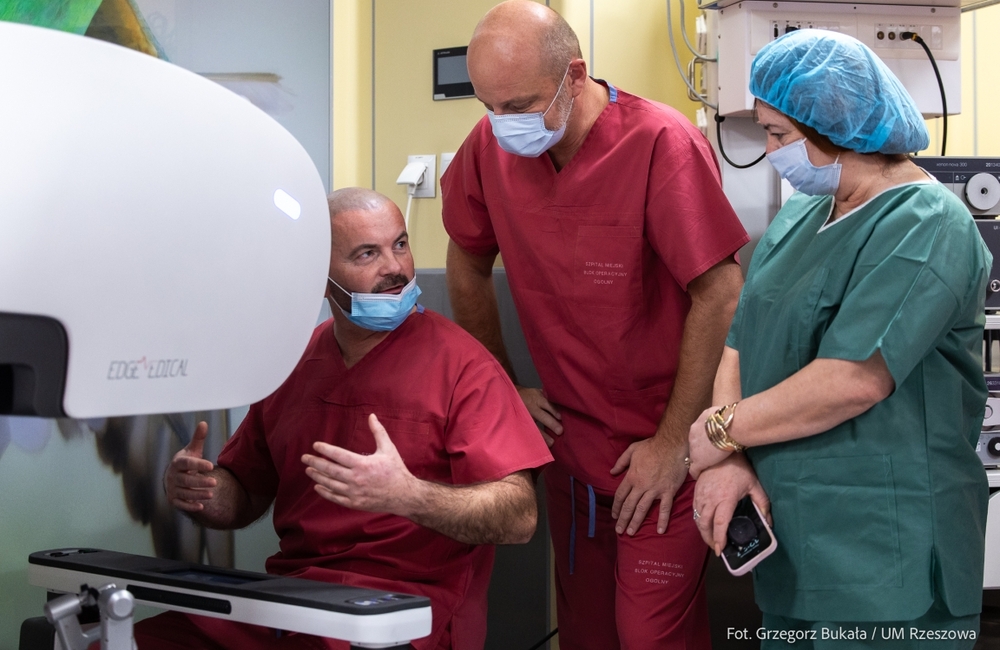 Prezentacja robota chirurgicznego Edge Medical MP 1000 w Szpitalu Miejskim - fot. Grzegorz Bukała / UM Rzeszowa