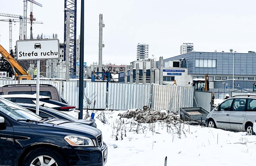 Budowa parkingu z lądowiskiem przy KSW nr 2 w Rzeszowie - fot. ViC / RESinet.pl