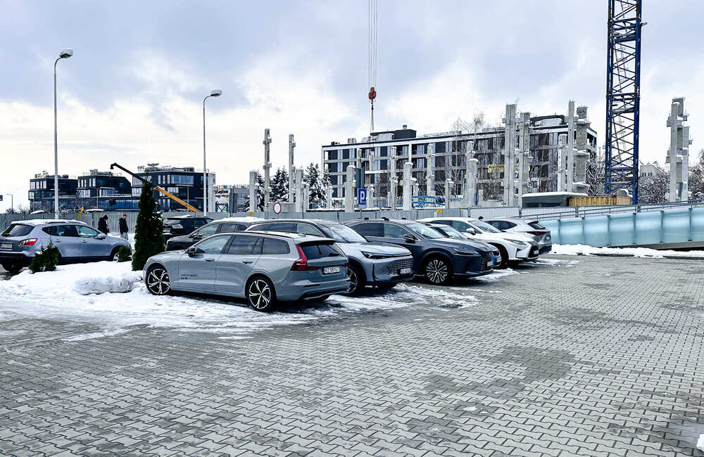 Budowa parkingu z lądowiskiem przy KSW nr 2 w Rzeszowie - fot. ViC / RESinet.pl