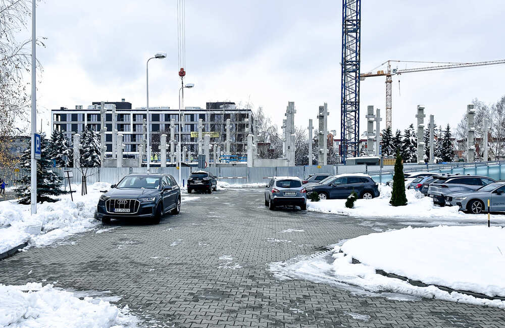 Budowa parkingu z lądowiskiem przy KSW nr 2 w Rzeszowie - fot. ViC / RESinet.pl