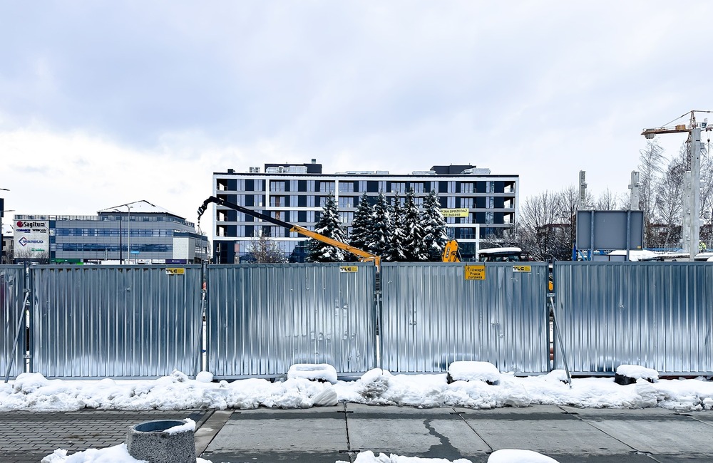 Budowa parkingu z lądowiskiem przy KSW nr 2 w Rzeszowie - fot. ViC / RESinet.pl