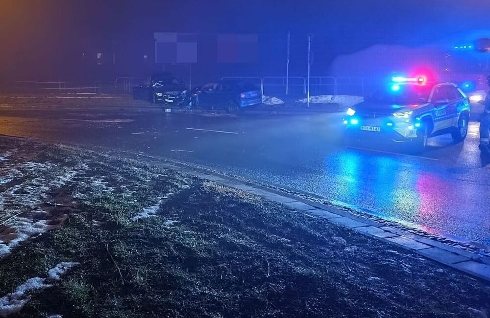Wypadek na rondzie Kuronia / fot. KMP w Rzeszowie