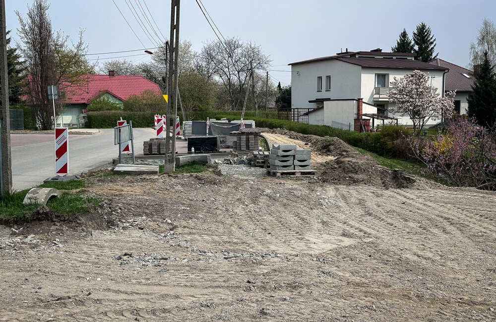 Budowa kładki na osiedlu Drabinianka / fot. RESinet.pl